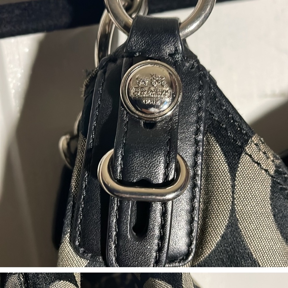 Coach Maggie Madison Signature C’s Shoulder Bag Black Gray, Purple Lining - Picture 9 of 16